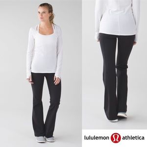 Lululemon Groove Pants in Black *Full-On Luon
Size 10. Excellent Condition